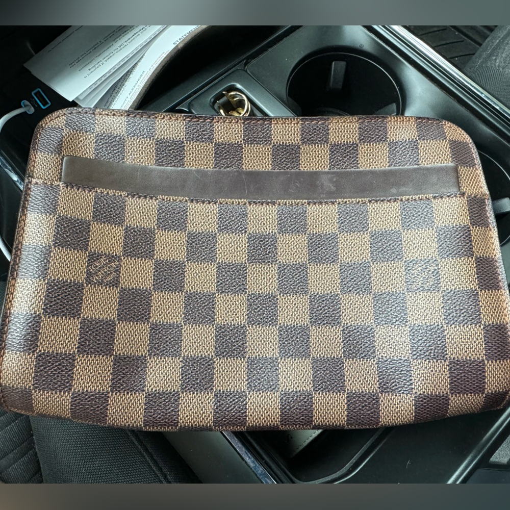 Louie Vuitton Clutch